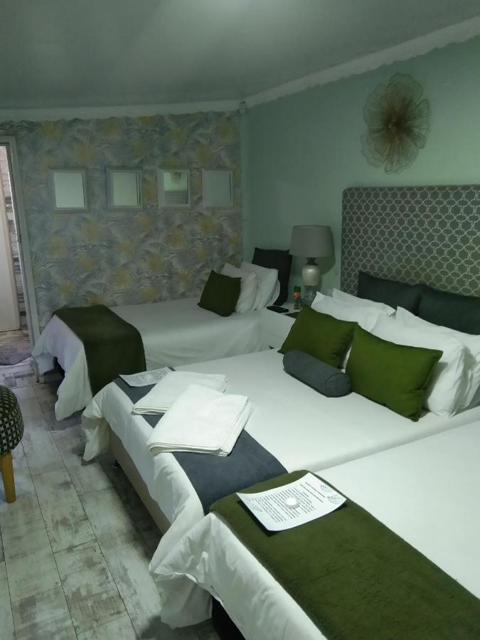 Mitchell'S Guesthouse 파로우 외부 사진